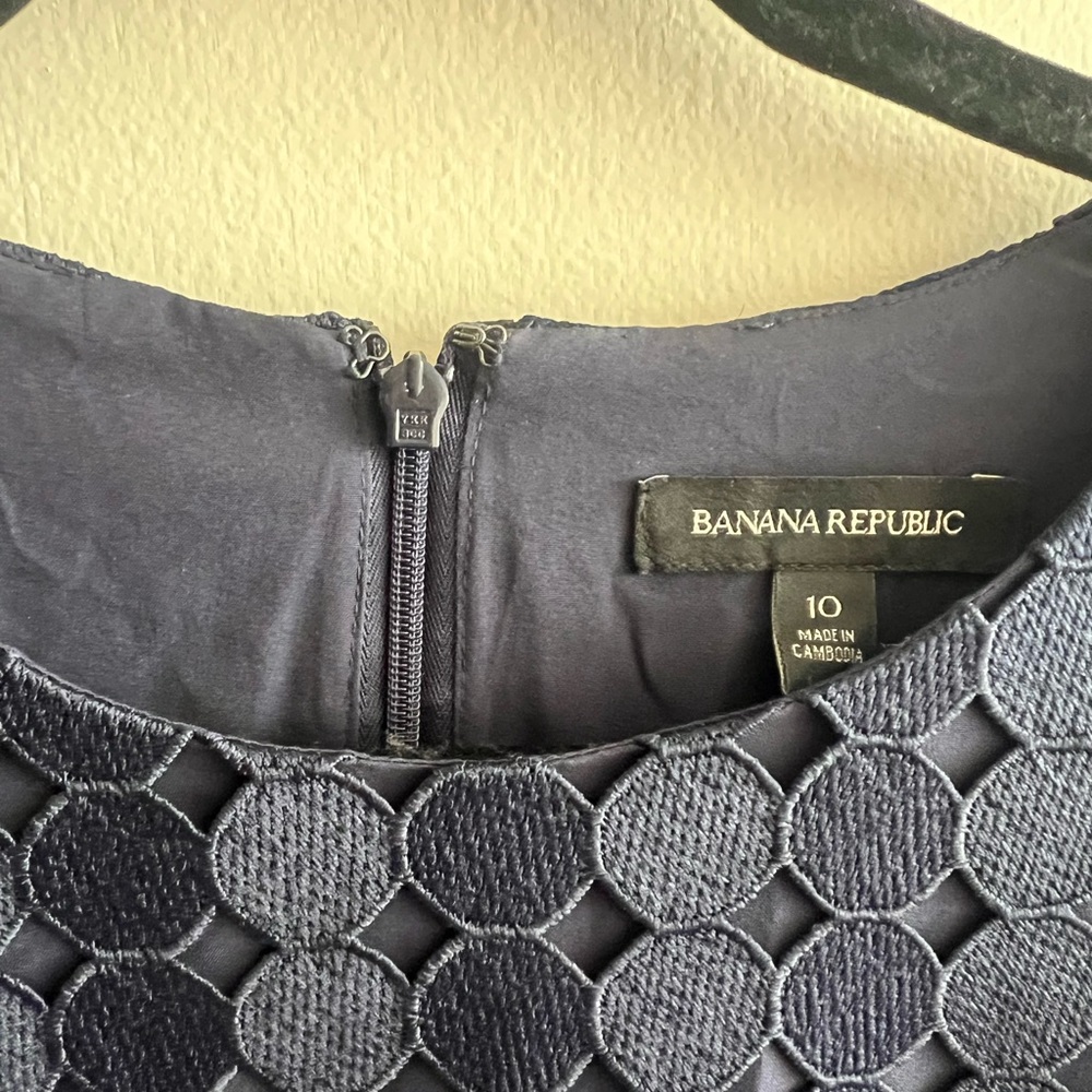 Banana Republic Navy Blue Eyelet Shift Dress Size 10 - Picture 2 of 4
